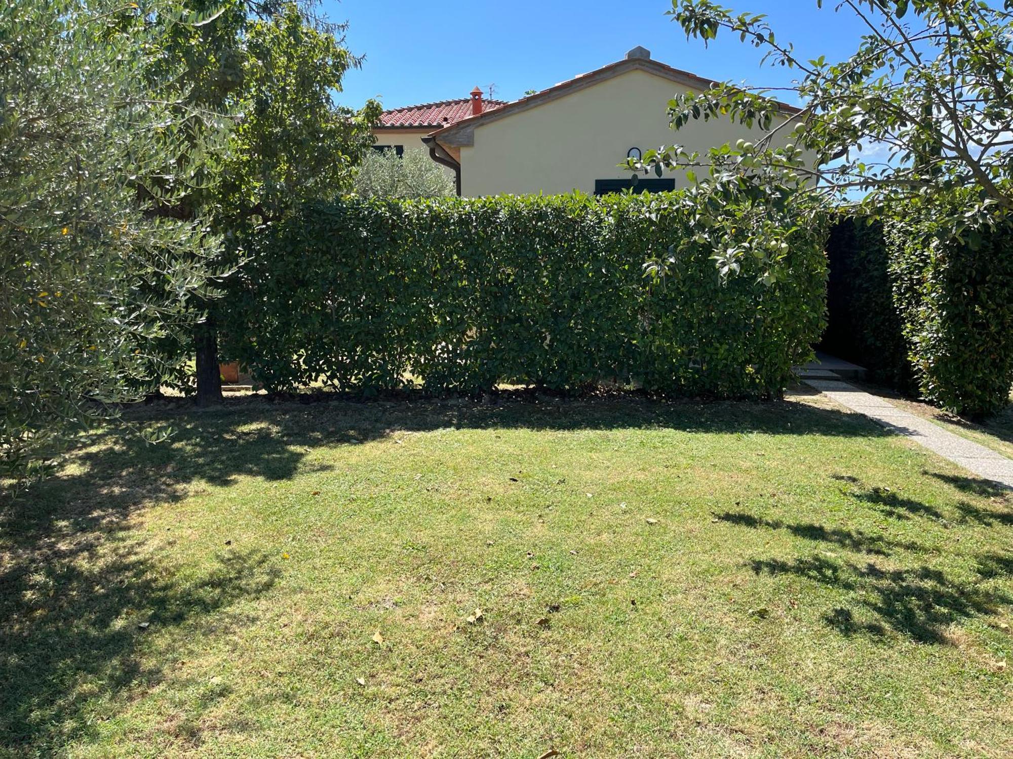 Holiday House La Rosa Terricciola Екстер'єр фото
